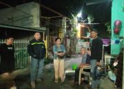 Peduli Sesama, Bhabinkamtibmas Polsek Rappocini Bantu Warga Lupa Ingatan Kembali ke Rumah Keluarga