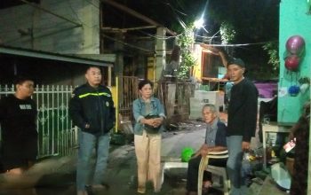 Peduli Sesama, Bhabinkamtibmas Polsek Rappocini Bantu Warga Lupa Ingatan Kembali ke Rumah Keluarga