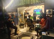 Bhabinkamtibmas Polsek Rappocini Pantau Kegiatan Nobar Piala Dunia 2026, Pastikan Situasi Tetap Aman dan Kondusif