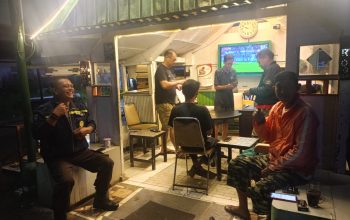 Bhabinkamtibmas Polsek Rappocini Pantau Kegiatan Nobar Piala Dunia 2026, Pastikan Situasi Tetap Aman dan Kondusif