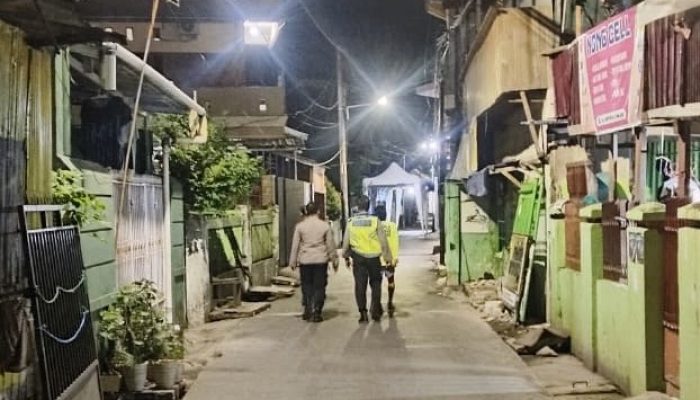 Patroli Kaki di Jalan Muh Jufri X, Polsek Tallo Perkuat Pengamanan Lingkungan