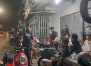 Bhabinkamtibmas Polsek Rappocini Berikan Himbauan Kamtibmas kepada Kumpulan Pemuda di Bonto Makkio