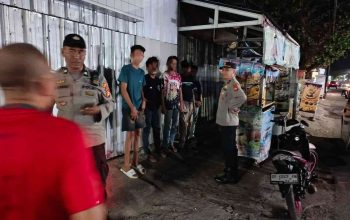 Personel Polsek Rappocini Respon Cepat Aduan Warga, Bubarkan Kelompok Pemuda Konsumsi Miras