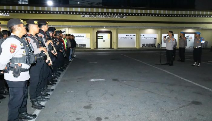 Polrestabes Makassar Gelar Patroli Gabungan Antisipasi Kerawanan Antrian Pengisian BBM di SPBU