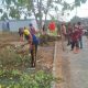 Jumat Bersih, Bhabinkamtibmas Untia Bersama Warga Perkuat Semangat Gotong Royong