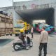 Respons Cepat Laporan Call Center 110, Polsek Tamalanrea Atasi Truk Kontainer Mogok di Jalan Ir. Sutami